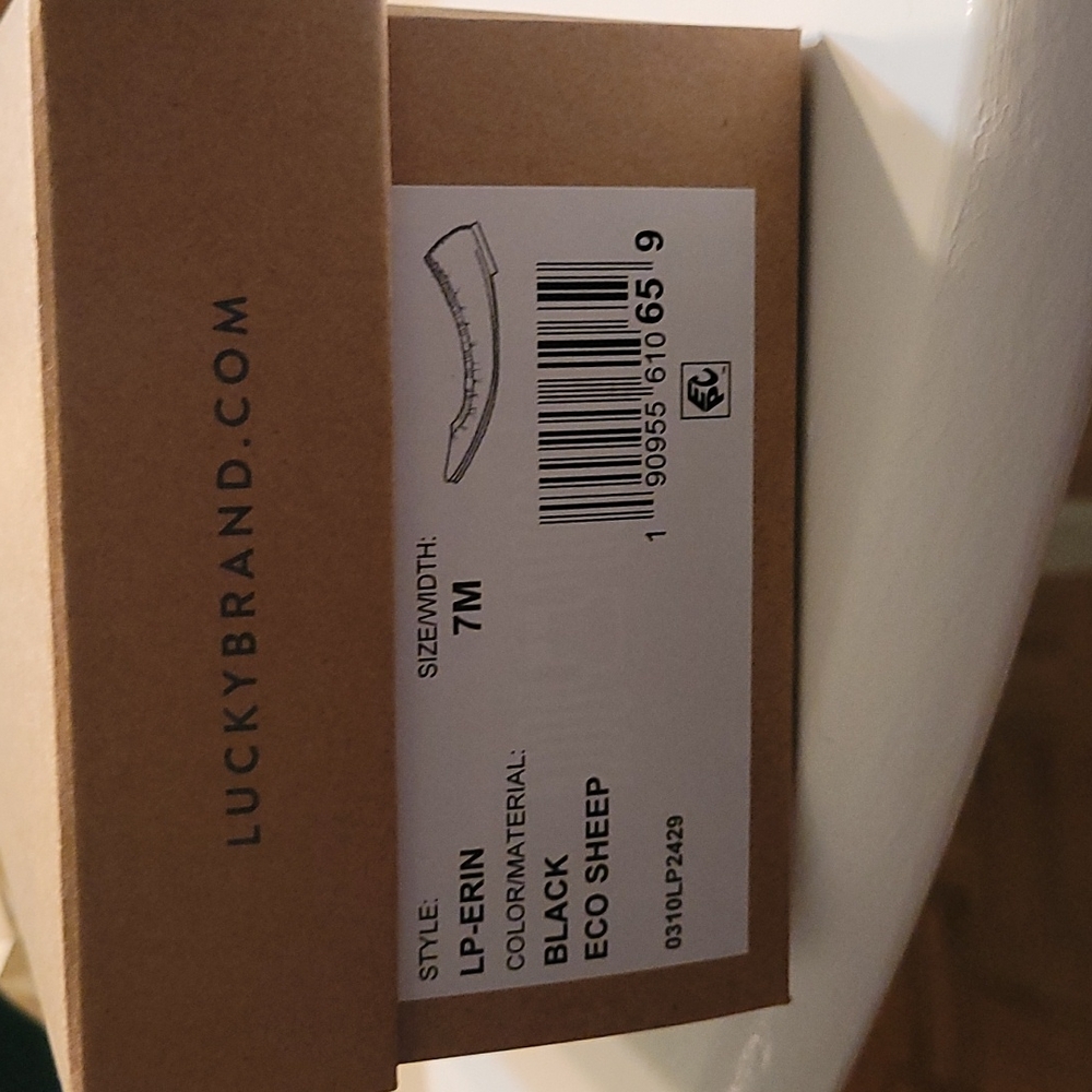 Lucky Brand Black size 7 flats